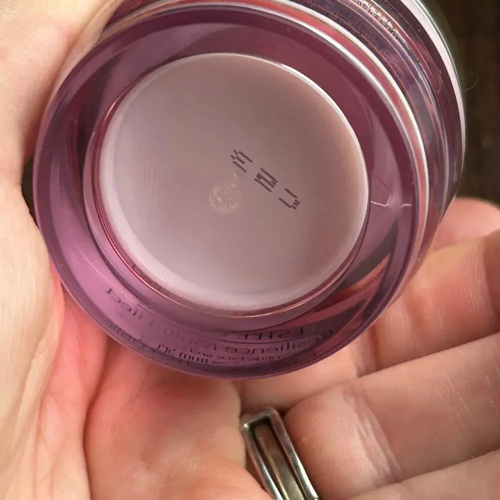 4 Estée Lauder samples Resilience Multi-Effect &  lift revitalizing supreme